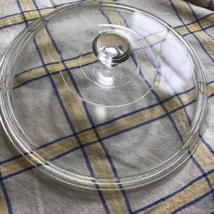 Lid for 2-quart Round Casserole by Pyrex